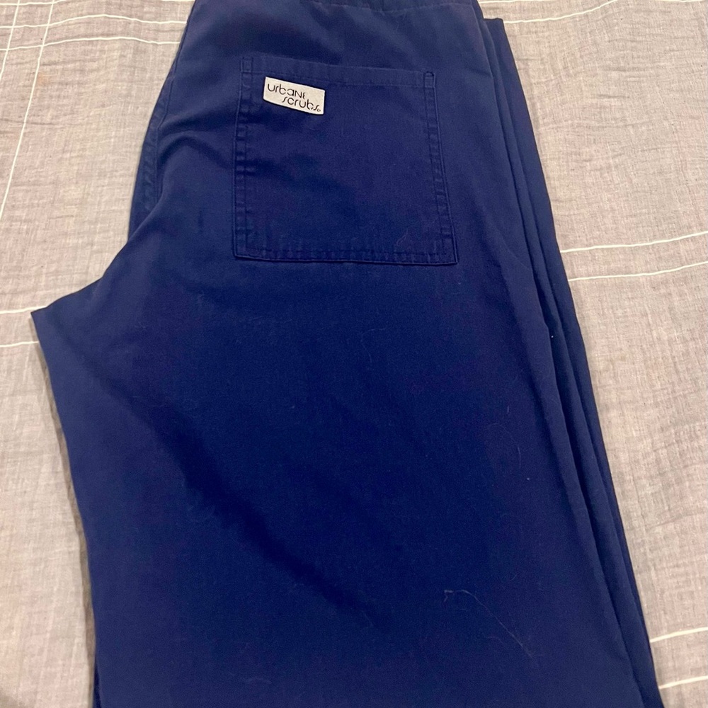 Urbane Essentials Relaxed Drawstring Scrub Pant
Navy size XS regular